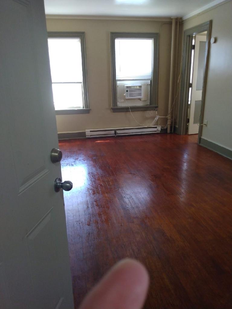 106 N 10th St- 501