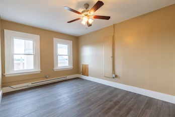106 N 10th St- 605-606